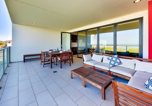 Modern Beachfront Condo w/Spacious Balcony, Views, A/C - Dogs OK