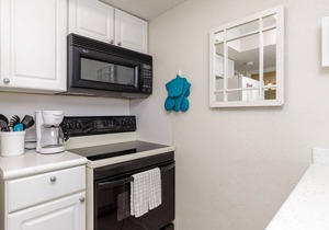 Pet-Friendly Beachside Condo | Steps to the Sand & Patio in Corpus Christi