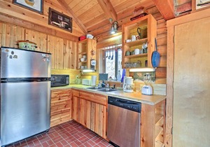 Private Log Cabin in Bend with Deschutes River View! in Bend