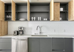 Sleek Downtown 1BR w/Pool, Gym & W/D near Staples Center, by Blueground in Los Angeles