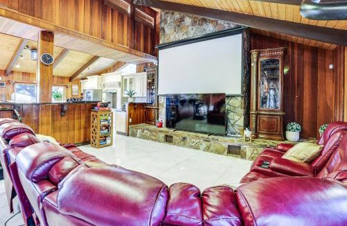 Las Vegas House | 1-Acre Las Vegas Getaway: Pool, Spa & Tennis Court