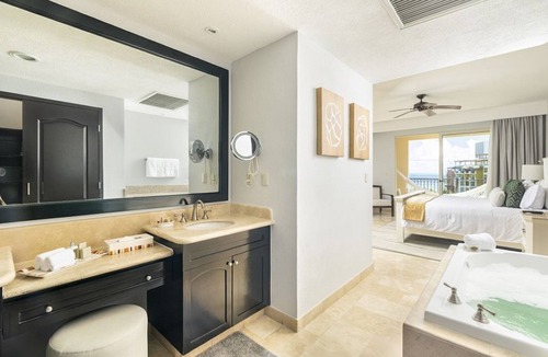 Punta Sam Resort | 1-bedroom in charming Cancún with breathtaking gardenviews and more!