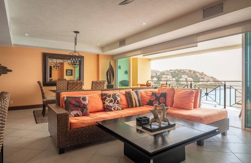 Ixtapa Condo | 10th Floor Beachfront Luxury Condo Bayview Grand