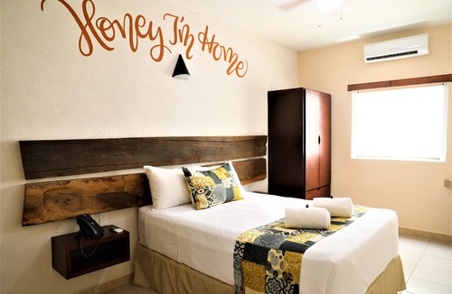 Downtown Hotel | 12 Bees Hotel