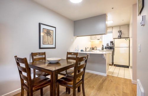 Hood River Condo | 15 Lodge - Downtown, Ground Floor, AC, Super Cozy!