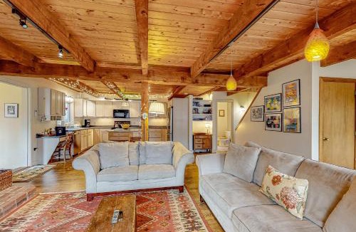 Intervale House | 17 Fox Run