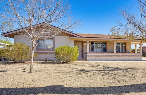 Youngtown House | 2-bedroom house in Quiet Youngtown with cool AC & laundry room-