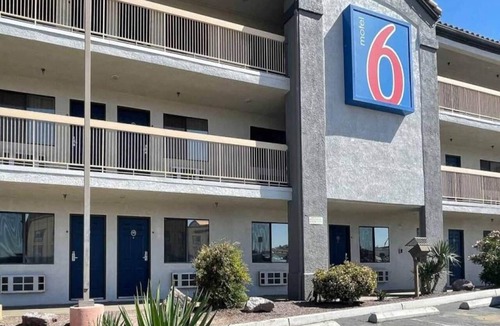 Barstow Apartment | 2 Queen Beds|Suite,Non-Smoking