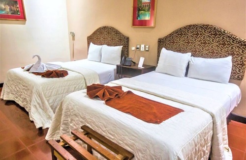 Centro Hotel | 2 Units Double Beds | Pool | Centro Mérida Near Parque Santa Lucia