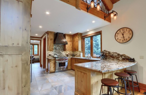 North Wawona Cabin | (2R) The Lodge in Yosemite National Park