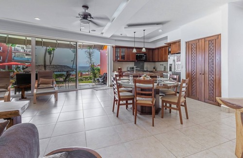 San Pedro Mixtepec Apartment | 3-bedroom Condo with AC, WiFi, Ocean Views, Tennis court & Gym in Vivo resorts