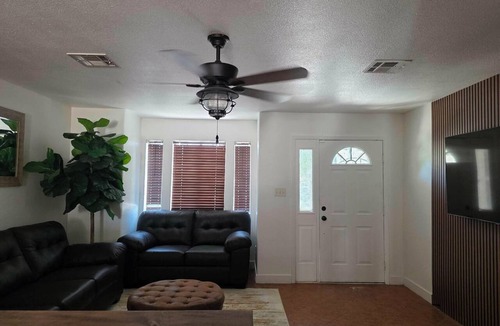 San Luis House | 3-bedroom house in adorable San Luis with AC and comfort