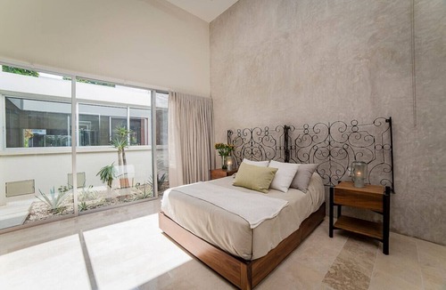 Zona Paseo Montejo House | 3 bedroom Oasis 1 block from Paseo Montejo