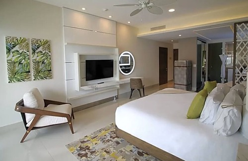 Punta Sam Apartment | 3 Bedroom Oceanfront Residence w/Balcony Spa