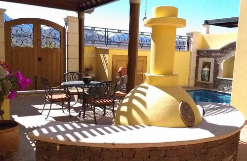 Nopolo House | 3-bedroom Townhome with Private Pool and AC
