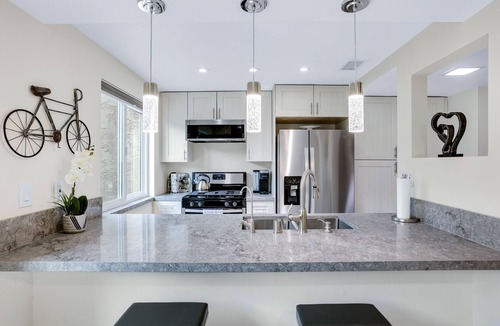 Racquet Club Estates Condo | 3 BR Palm Springs Condo. Pool, Hot Tub. Palm Springs Art District.