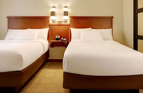 Gwinnett Place Hotel | 3 Pet-friendly Units! Pool Access and Free Parking & Pool Access!