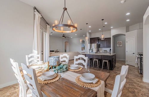 Yuma House | 4BR Modern Farmhouse , Sleeps 10 , Backyard & Theater Room