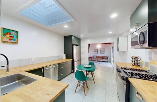 Olde Carlsbad House | 4Surfers+Dogs +Families