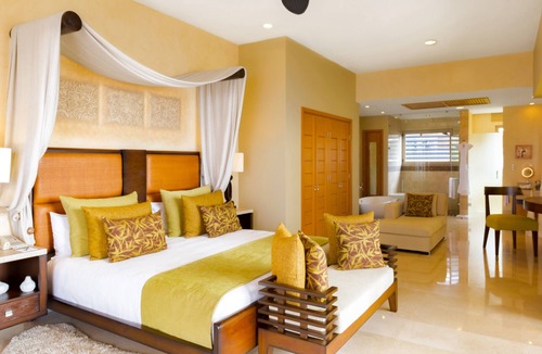Conchas Chinas Resort | 5-Diamond Resort ◆ Garza Blanca PV 3BR ◆ Save 45% vs. Garza Blanca Direct