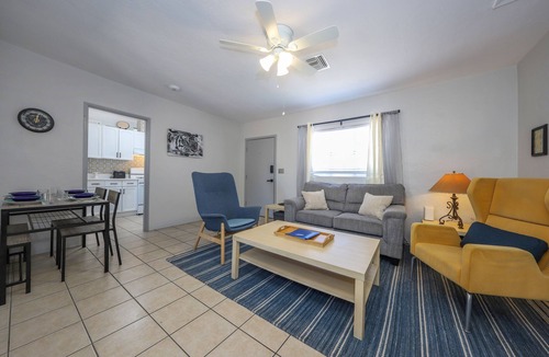 Tucson House | 5 mins to UofA - Pet Friendly Retreat! Fenced Yard