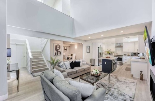 Menlo Park Condo | 601-Lavish Home w/AC & Patio near Meta & Stanford