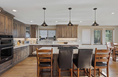 Al Tahoe House | 7 bedroom Luxury by the Lake