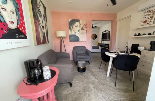 Centro Apartment | A centrally located accommodation in ART GALLERY with unique design. Pool and Tranquility.
