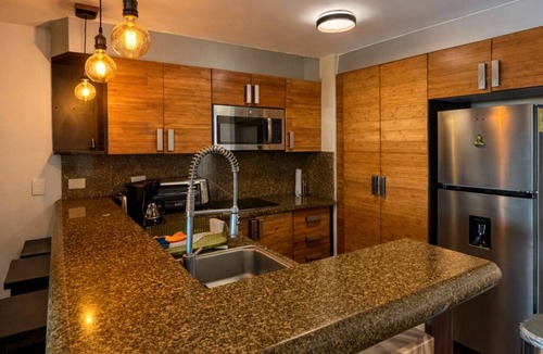 Downtown Hotel | Aldea Thai Oceanview Penthouses