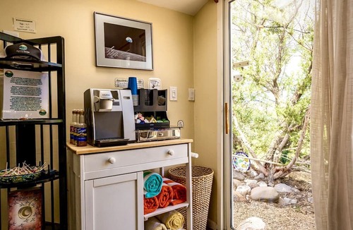 Rimrock RV Rental | Amazing Unique Barrel Pod with Incredible Views for an Unforgettable Romantic Getaway near Lake Montezuma, Arizona