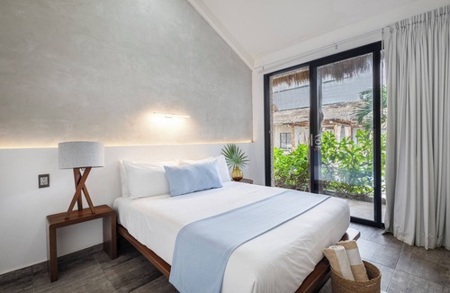 Centro Hotel | Areia Playa del Carmen-Beach front Hotel