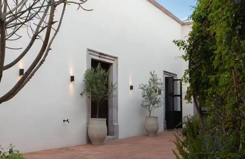 Zona Centro Apartment | Aurora Suite | Spacious with 2 Queen Beds + Pool