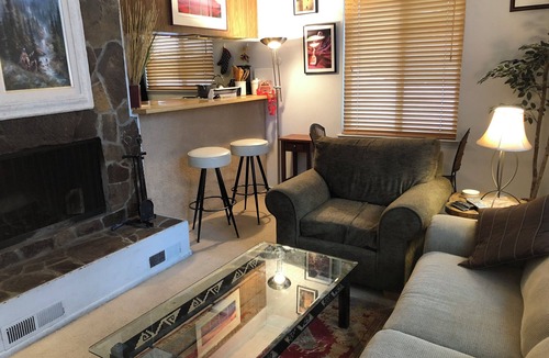 Lake Forest Condo | Awesome 1-bedroom condo in Tahoe City perfect for your getaway