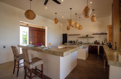 Santa Maria Colotepec Villa | Beach Hose with Private Pool. Casa Quinta Nayaa