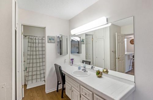 Marina del Rey Hotel | Beach Rental- 5 Minutes Walking to Venice Beach