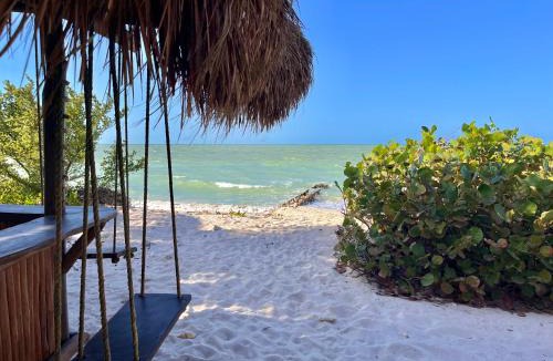 Chuburna Puerto House | Beachfront House with Terrace & Bar, AC, 6 Max