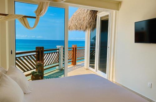 Puerto Escondido Apartment | Beachfront in a peaceful Resort 8mi from Puerto Escondido