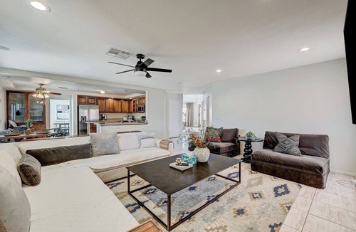 Silverado Ranch House | Beautiful 6BR w/Casita, Game Room & Pool & Jacuzzi