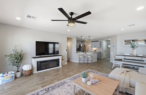 Laredo Ranch House | Beautiful and relaxing 3 bedroom house with a pool.