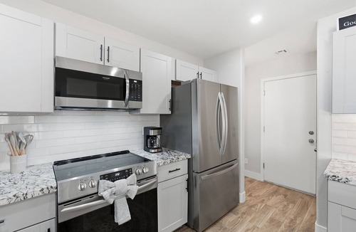 Laredo Ranch House | Beautiful and relaxing 3 bedroom house with a pool.
