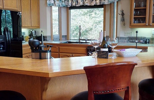 Cedar Glen House | Beautiful home W/Lake Access, Decks, Fire pit, Papoose Lake views, & EV Charger