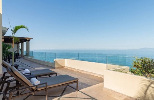 South Shore Hotel Area Condo | Beyond Waves: 3BR Oceanfront Penthouse Sanctuary at Garza Blanca