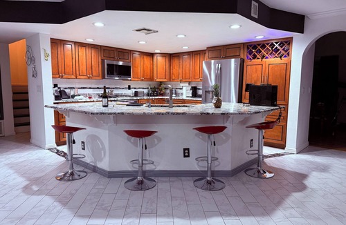 Yuma House | Big Boy! 2900 Square Feet of Luxury with a Private Pool.