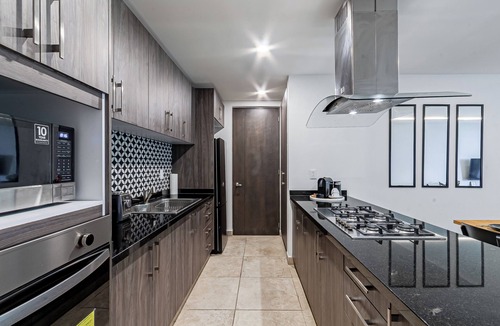 Tlaltenango Apartment | Black & White Apartment, an oasis in Cuernavaca