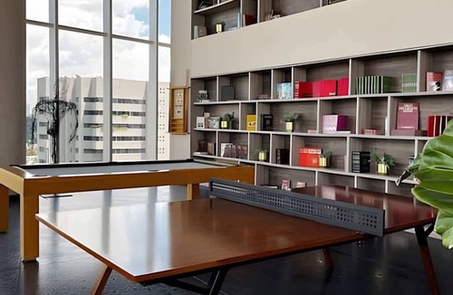 Financial District Apartment | Bright city retreat w/pool & gym