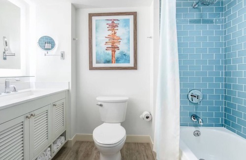 South Lake Tahoe Hotel | Bright Suite Perfect for Couples Near Bijou Disc Golf Course - 3.6 miles