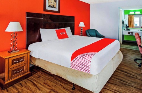 Ridgecrest Hotel | Budget Friendly King Bed Room 2.5 Miles Away From China Lake Naval Base