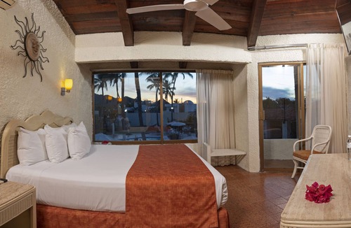 Barra de Navidad Hotel | Cabo Blanco Hotel & Marina