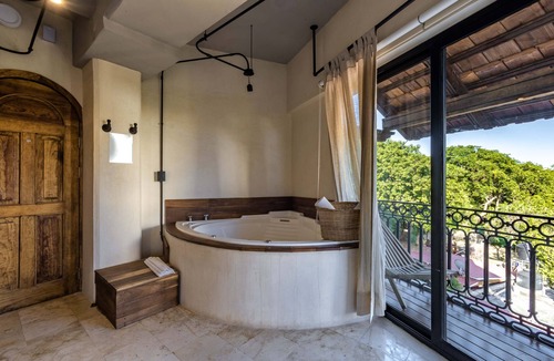 Downtown Hotel | Caribbean Paradise Hotel & Spa - 5th Avenue
