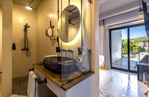 Downtown Hotel | Caribbean Paradise Hotel & Spa - 5th Avenue